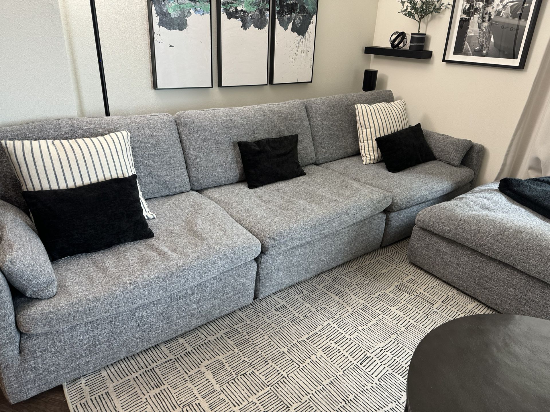 Living Spaces Sofa gray