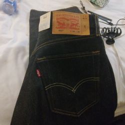 Levis