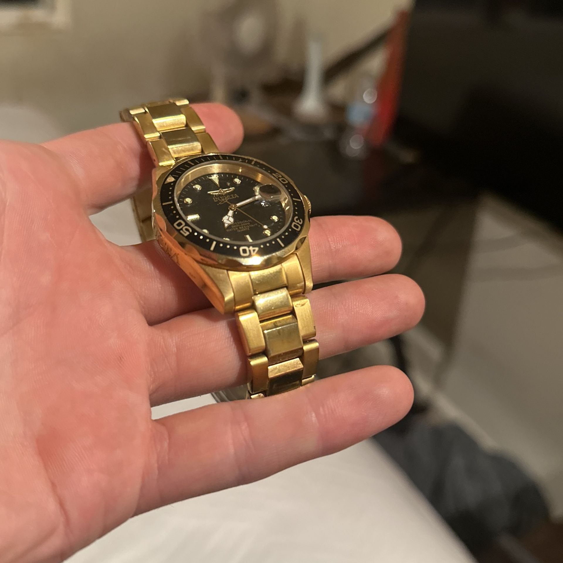 Invicta Pro Diver 8936 Men's Gold Plated Stainless Steel Analog Black Dial Watch