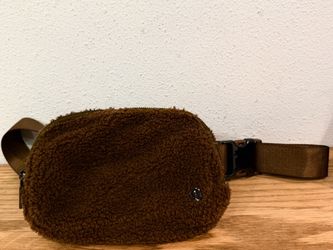 LULULEMON EVERYWHERE TEDDY FLEECE Belt Bag