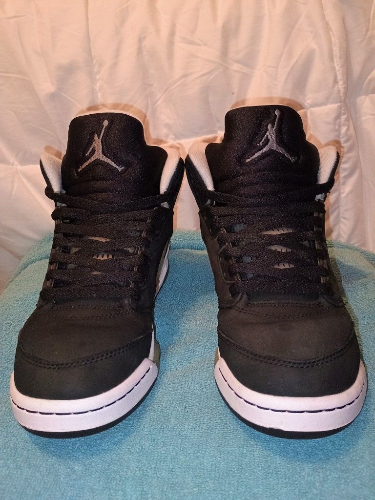 Jordan 5 Retro Moonlight (440888-011) size 7y