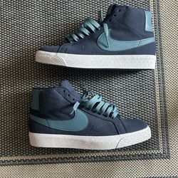 blazer mid