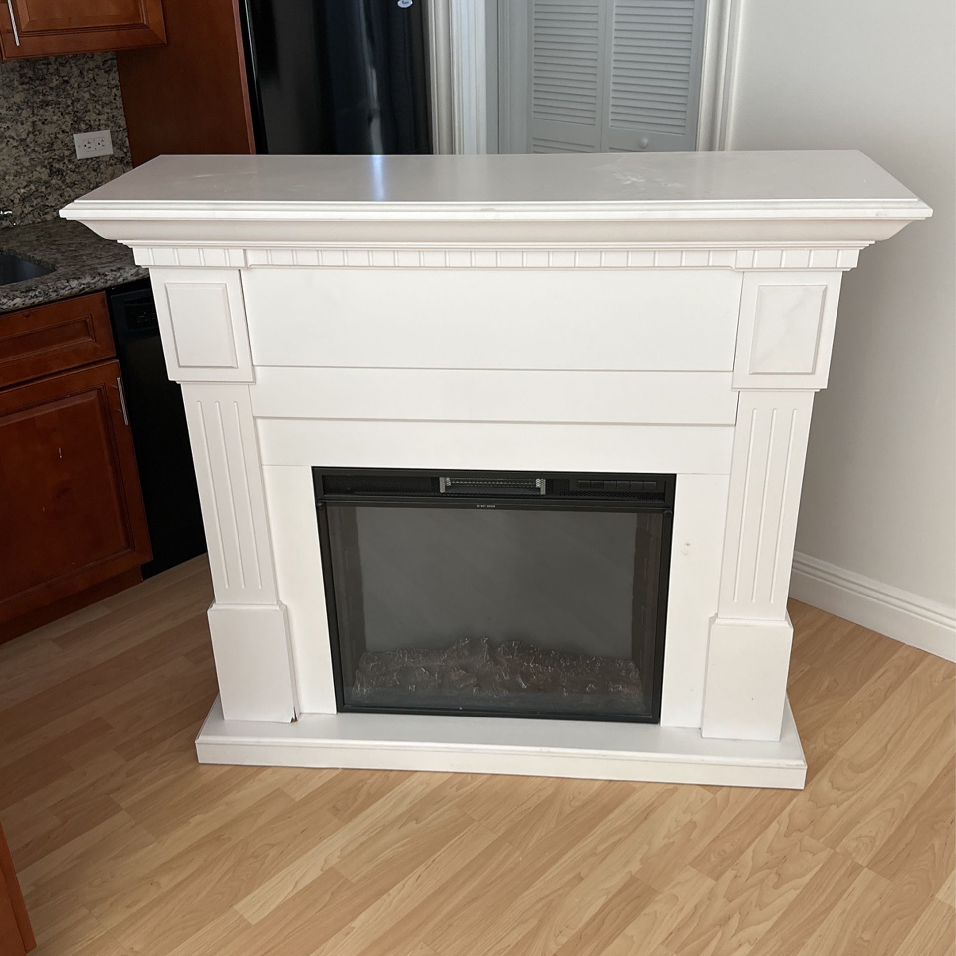 4ft Height 55in Length Electric Fireplace