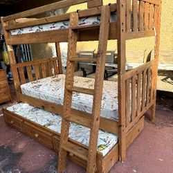 Triple Bunk Bed Set With Latter 