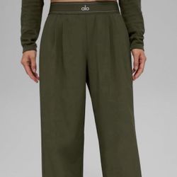 Olive Alo Yoga Suit up trouser regular