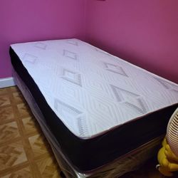 NEW TWIN-SIZE MATTRESS AND BOX SPRING 🆕️