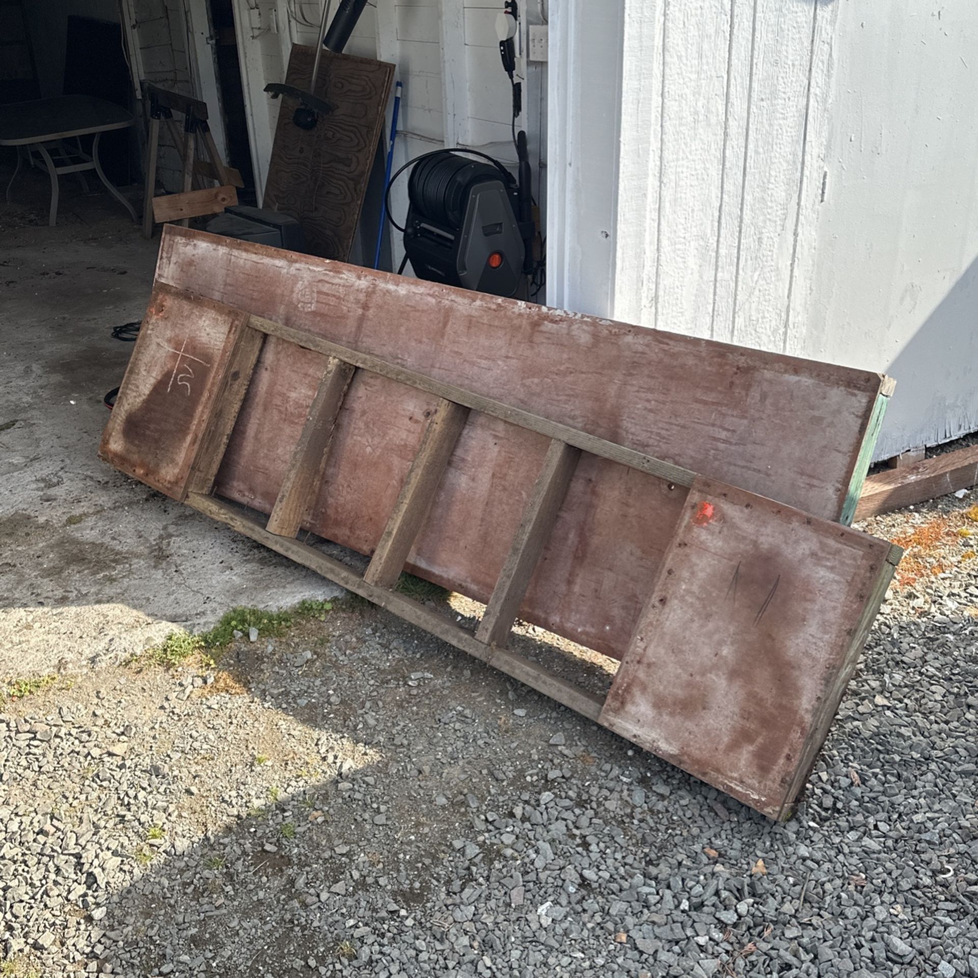 Wood Pallets FREE!!