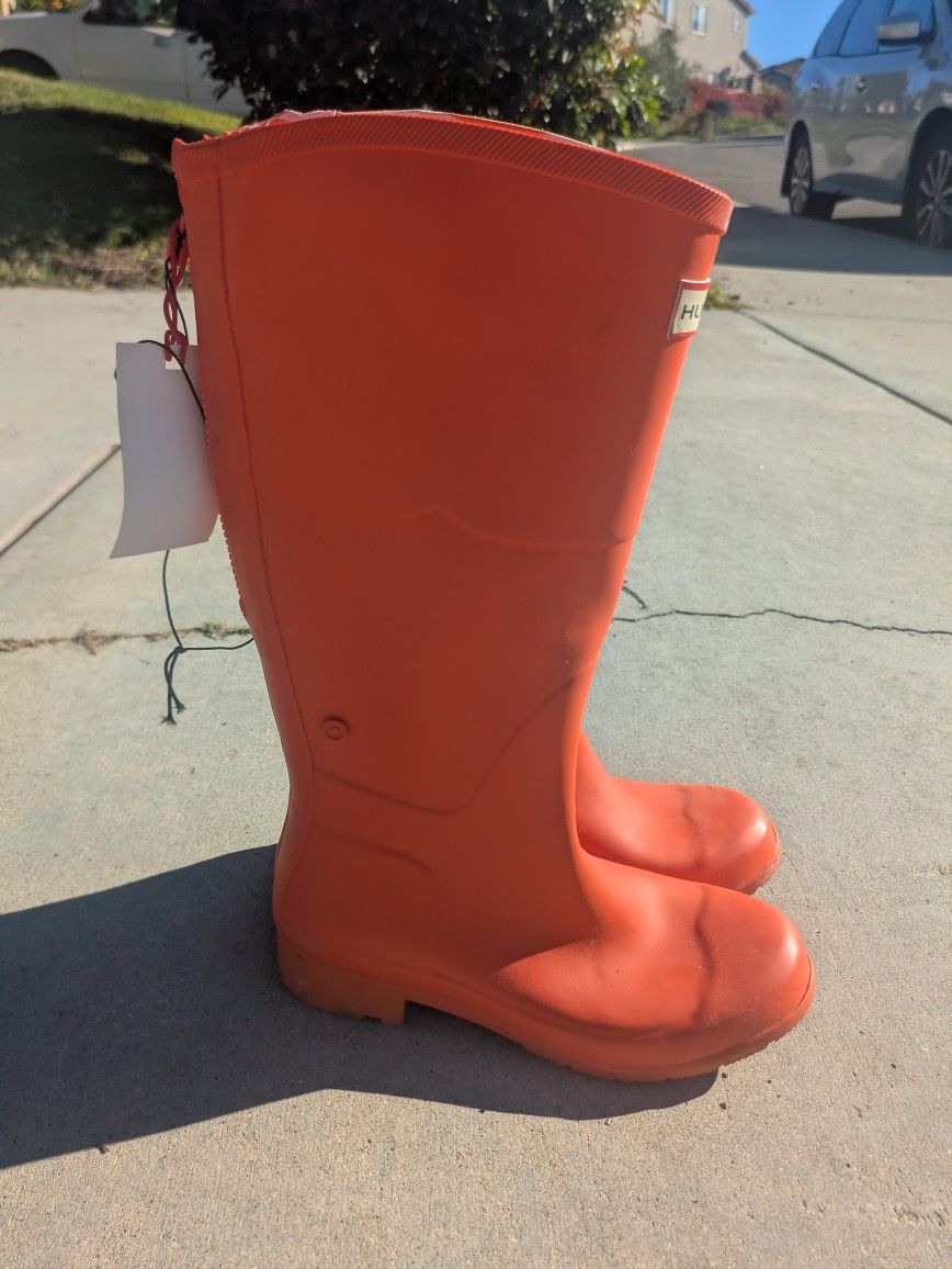 Rain boots Size 8