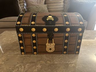 Pirate-themed treasure chest storage box