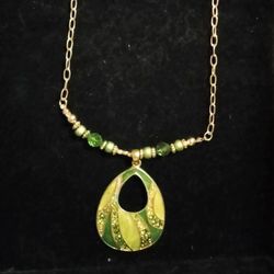 Women’s 19” Green Necklace Pendant Beaded.