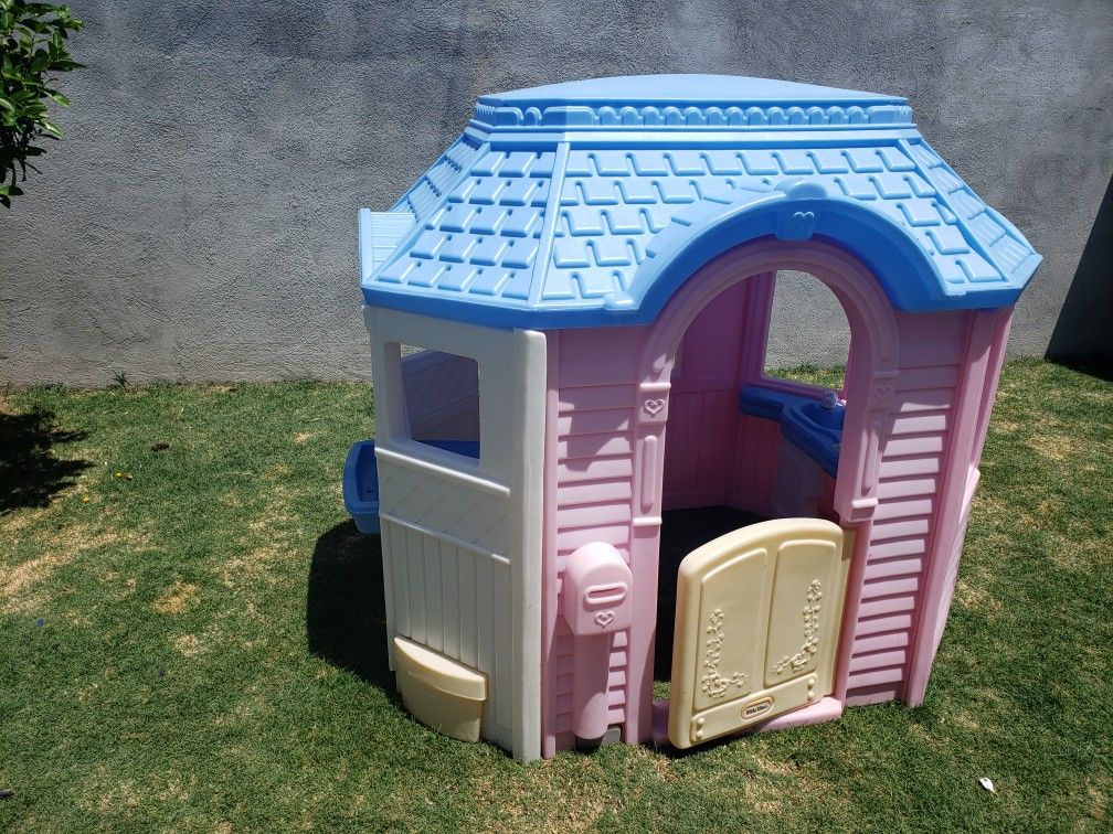 Little Tikes Playhouse play house