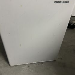 Black decker Mini Fridge 80$