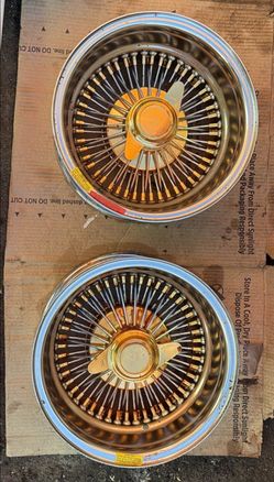 Daytons (2) 14 x 7.0 wire wheels