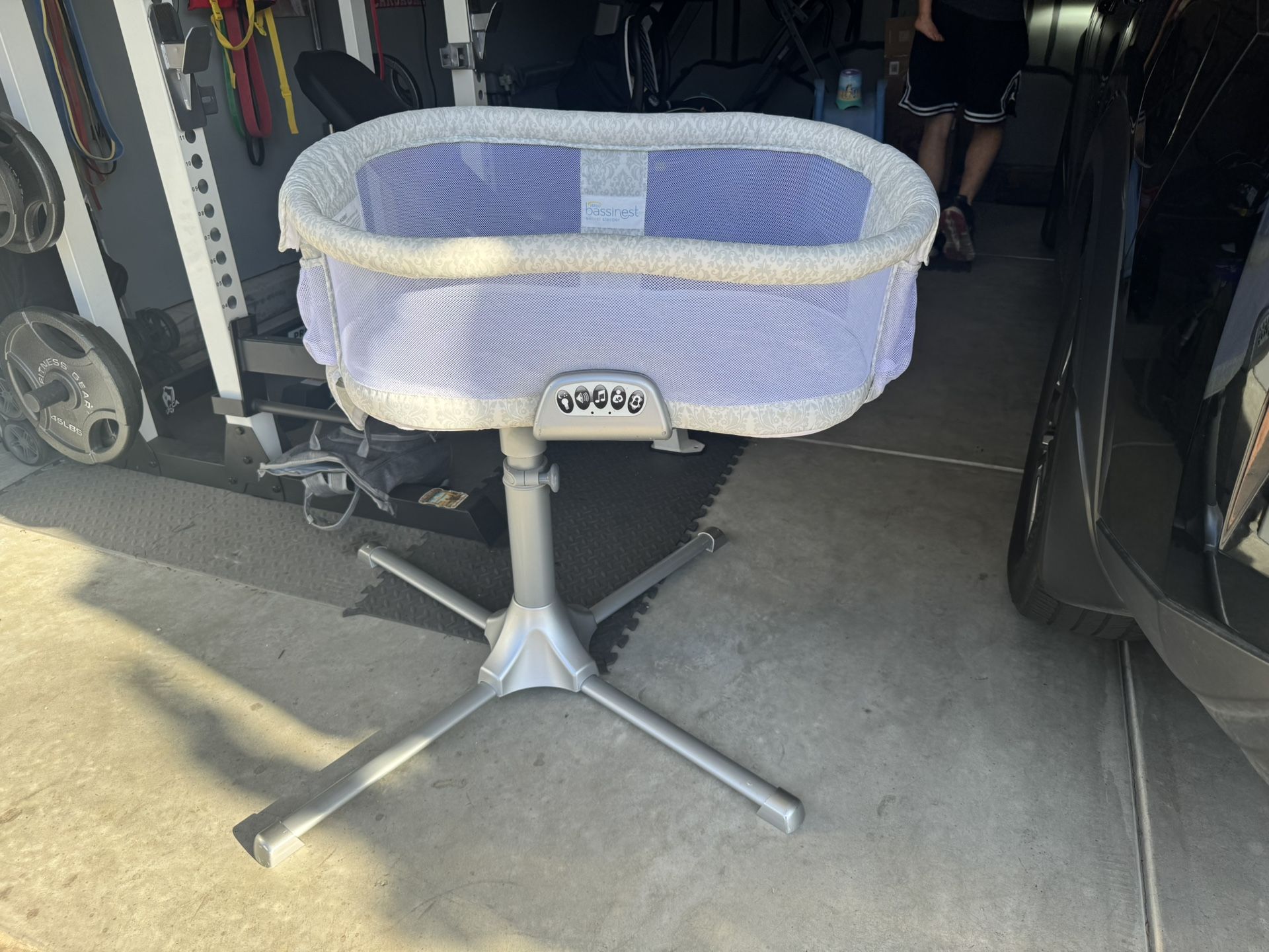 Halo Bassinet With Breathable Mattress