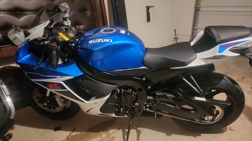 Suzuki 2025