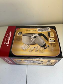 Brand New Sunbeam 2551 Heritage Series 6-Speed 250-Watt Hand Mixer, Silver