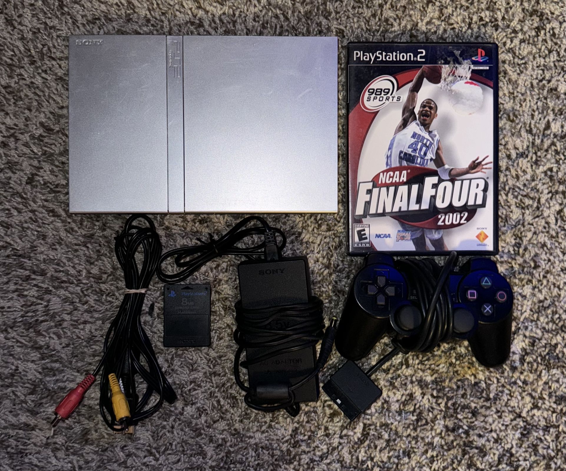 SILVER SONY PLAYSTATION 2 PS2 CONSOLE WITH VIDEO GAME & CONTROLLER