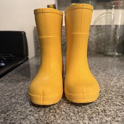Toddler rain boots size 5T