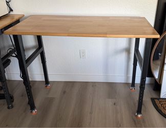 Height-Adjustable Workbench