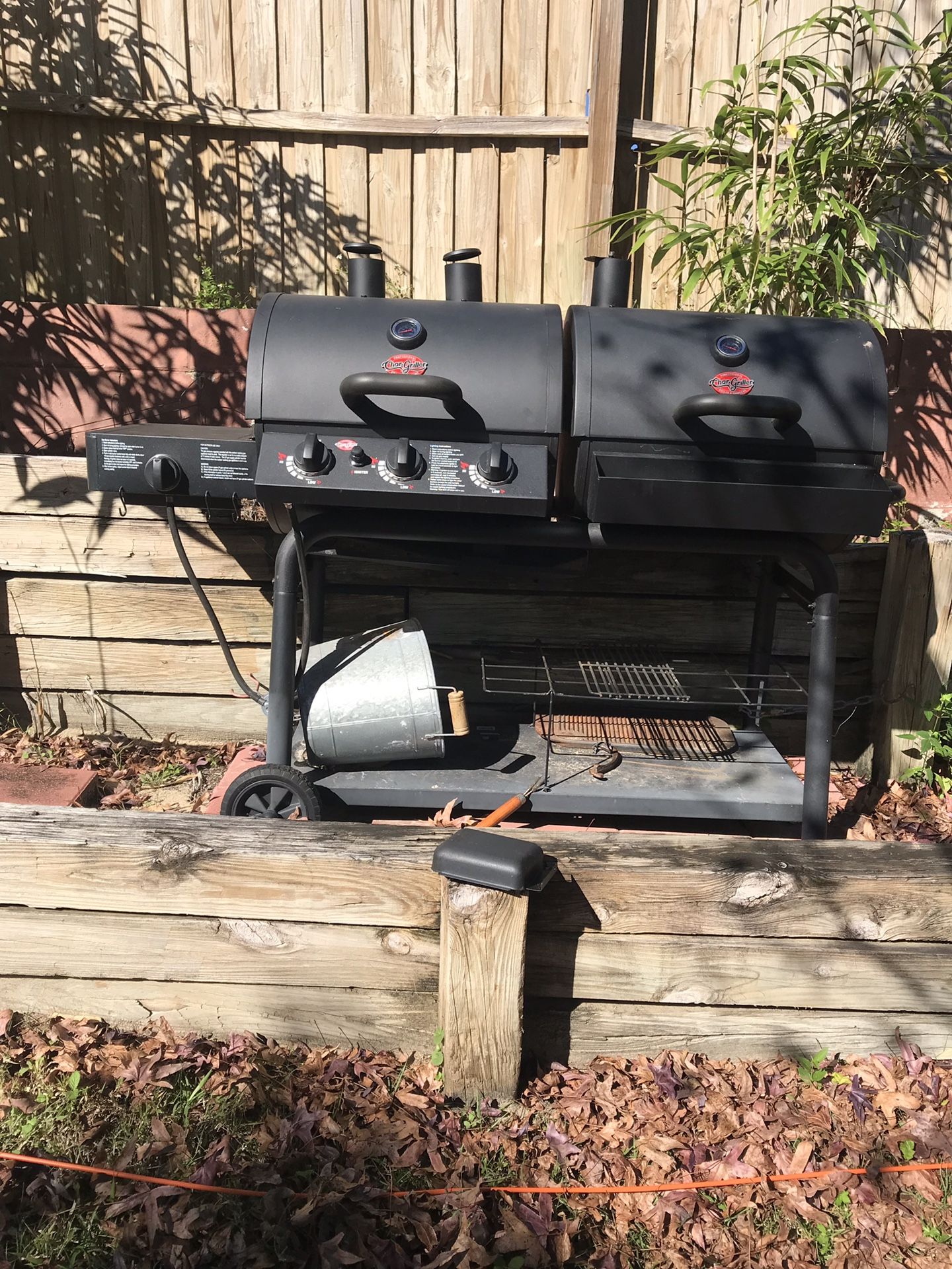 Char-Grille Gas and Coal BBQ Grill