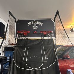 Jack Daniel’s mini b-ball game