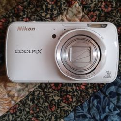 Nikon Digital Camera Coolpix S800c Android Equipped With 10x Optical