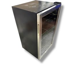 EdgeStar 19 in. 105 (12 oz.) Can and 5 Bottle Extreme Cool Beverage Cooler