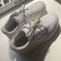 Pumas Girls Size 13c
