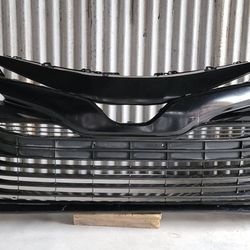2018-2021 Toyota Camry LE XLE Front Bumper OEM 