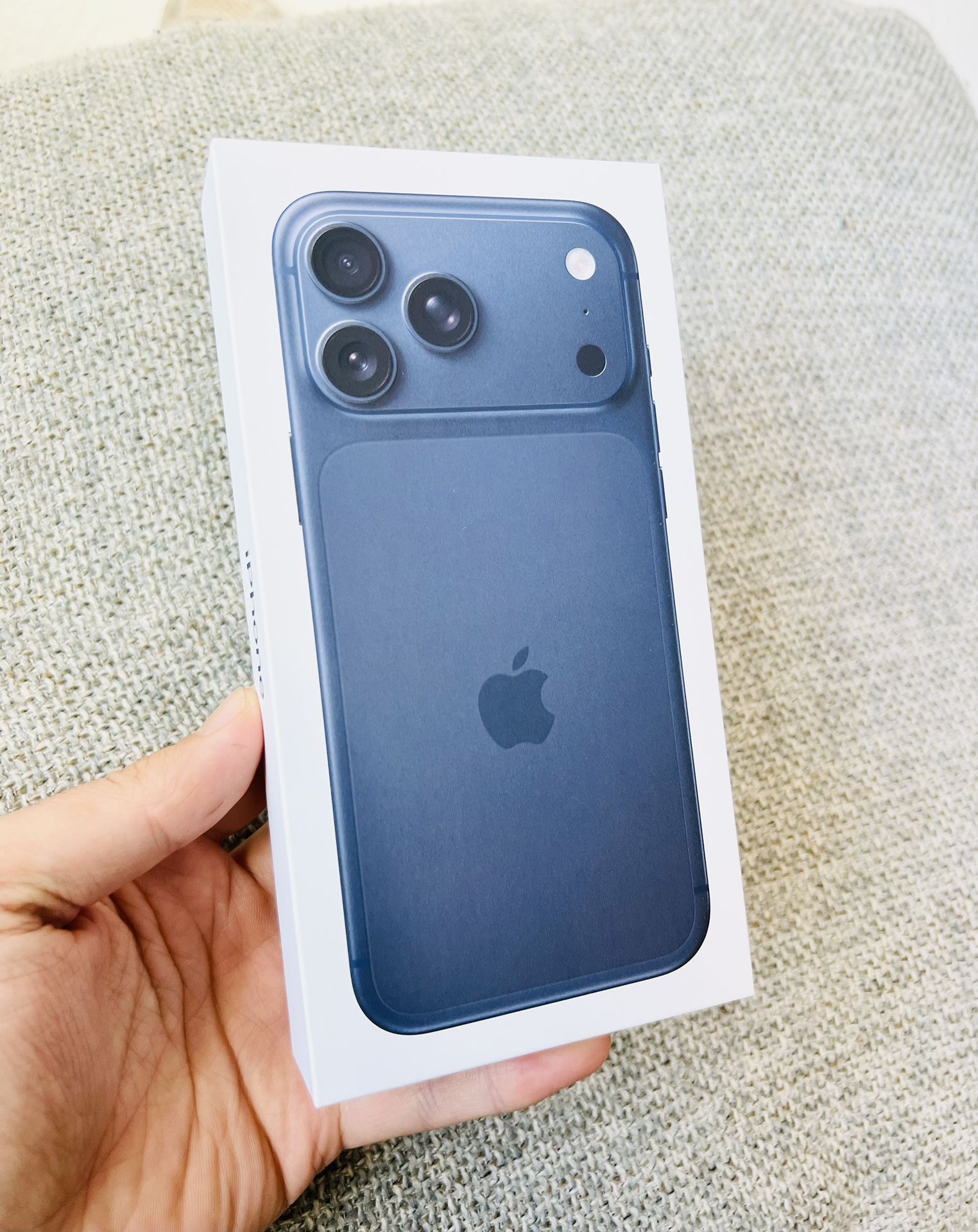 Iphone 17 pro max 256Gb Factory Unlocked 