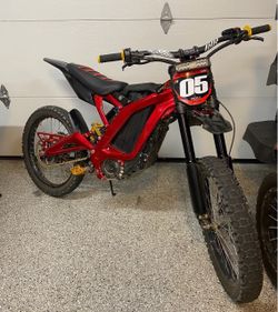 Surron with custom powder coat