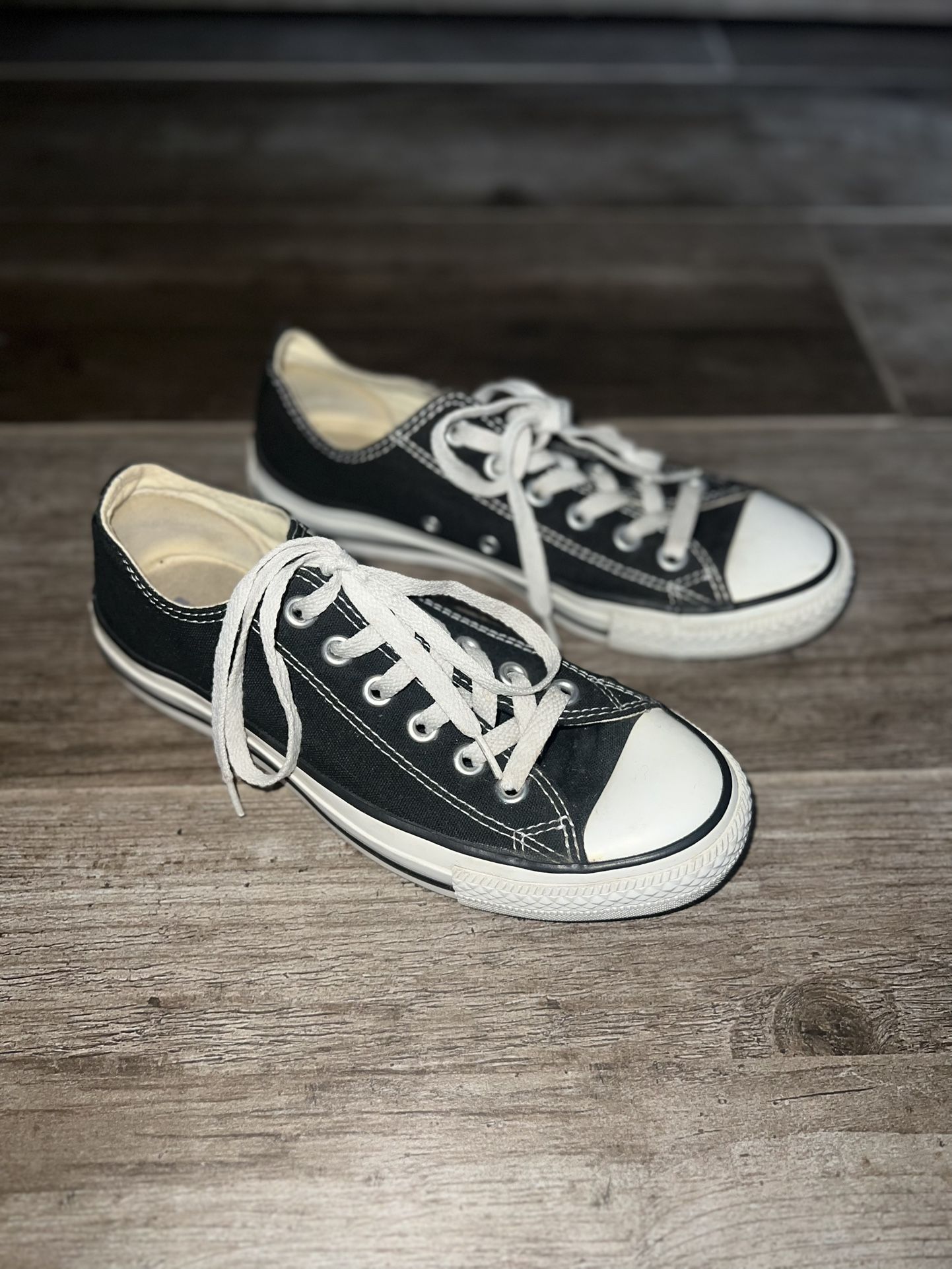 converse low top black chuck taylor all stars