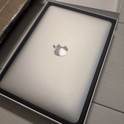 Macbook Pro 15” Retina 16gb Ram 512gb  Ssd 3.3Ghz I7 m”os 2021