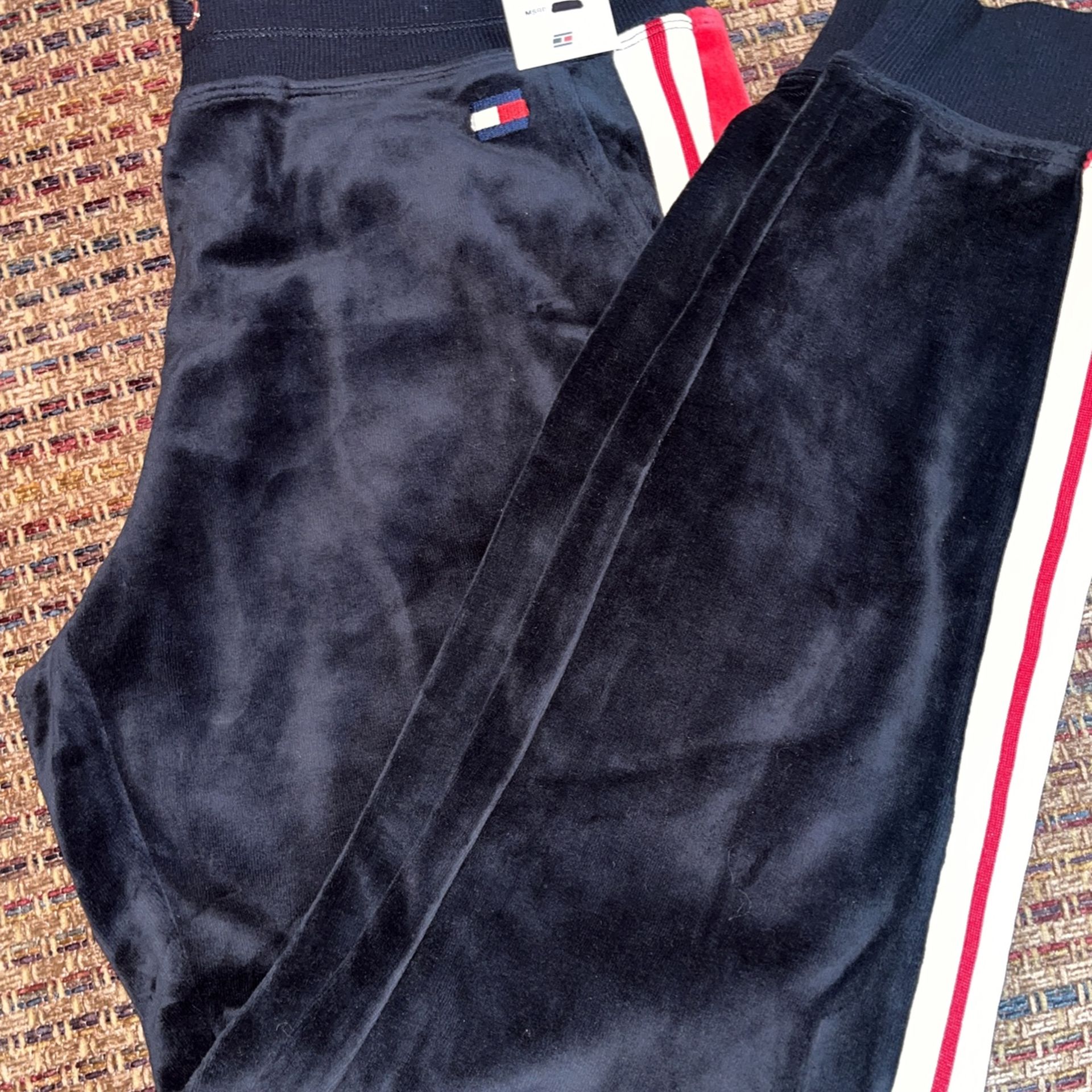 Tommy Hilfiger Available If You See Post! Read⬇️