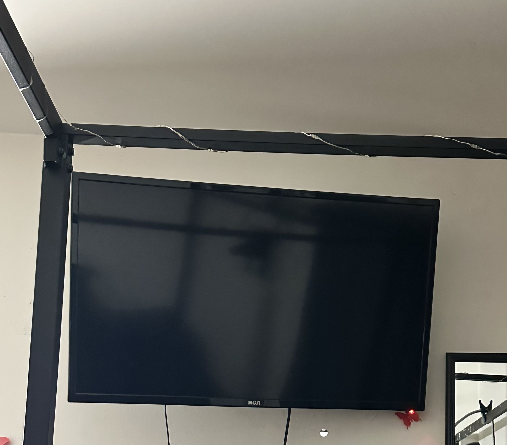 42 inch RCA Flatscreen tv