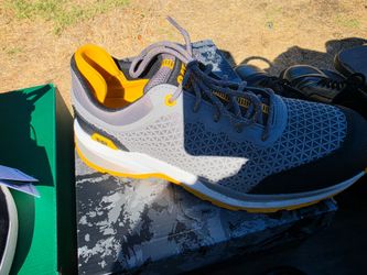 Caterpillar Streamline Runner work shoes