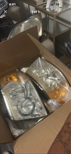 03-06 ford expedition head lights