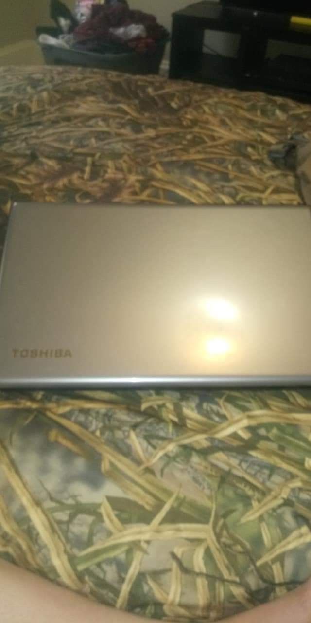 Laptop Toshiba work good