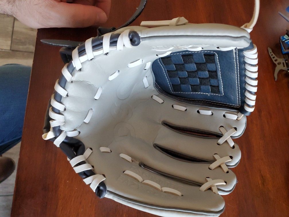 Kid's Baseball Glove