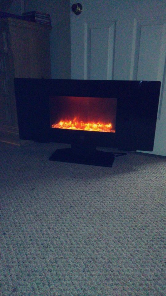 Winter is comingWarm up by a fire Electric Fireplace Model# EM27F0101 In  great condition! for Sale in Yorktown, VA - OfferUp