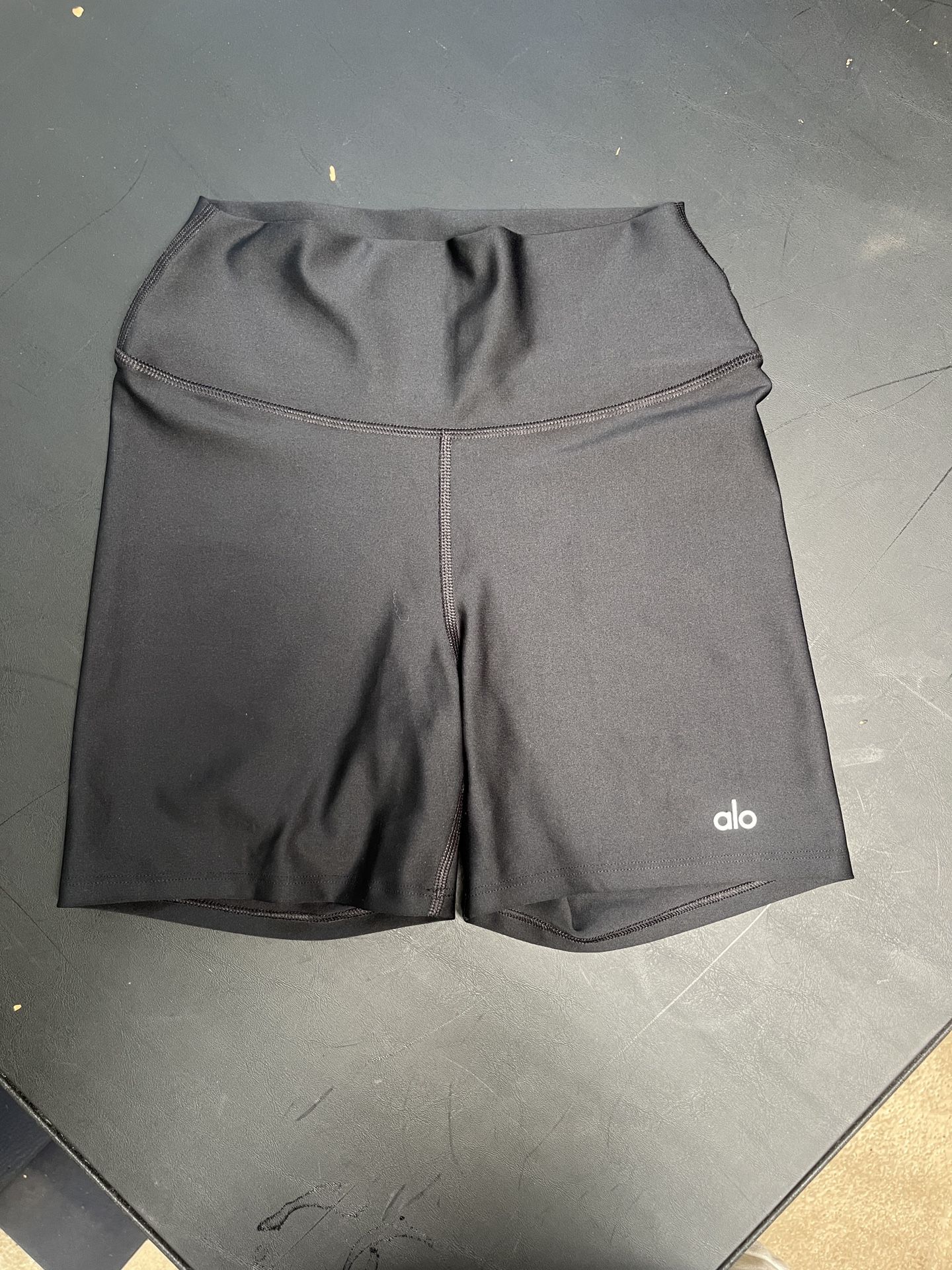 Alo High‑Waist Biker Short (7″ Airbrush/Airlift fabric