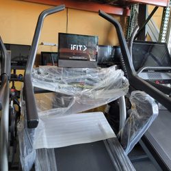 FULLERTON - 2025 Model Nordictrack X16 treadmill incline trainer - 40% incline - 1800$