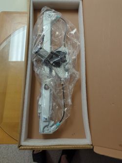 TRQ Power Window Regulator With Motor Rear Left Hand Driver Side For 2001 BMW X5 Aftermarket