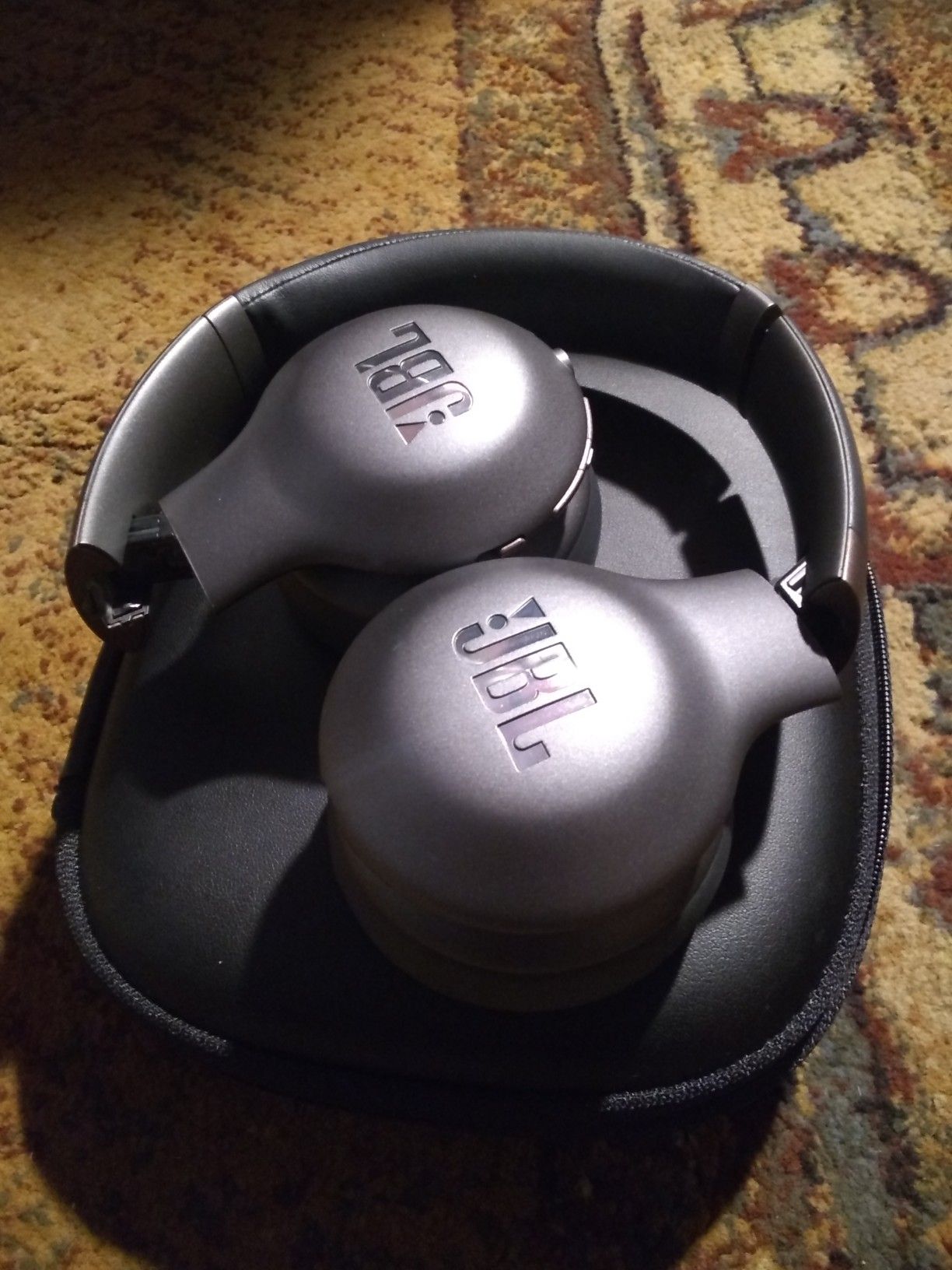 JBL Everest Wireless Bluetooth Headphones
