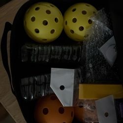 Pickle Ball Set - 4 Rackets + 4 Balls BRAND NEW