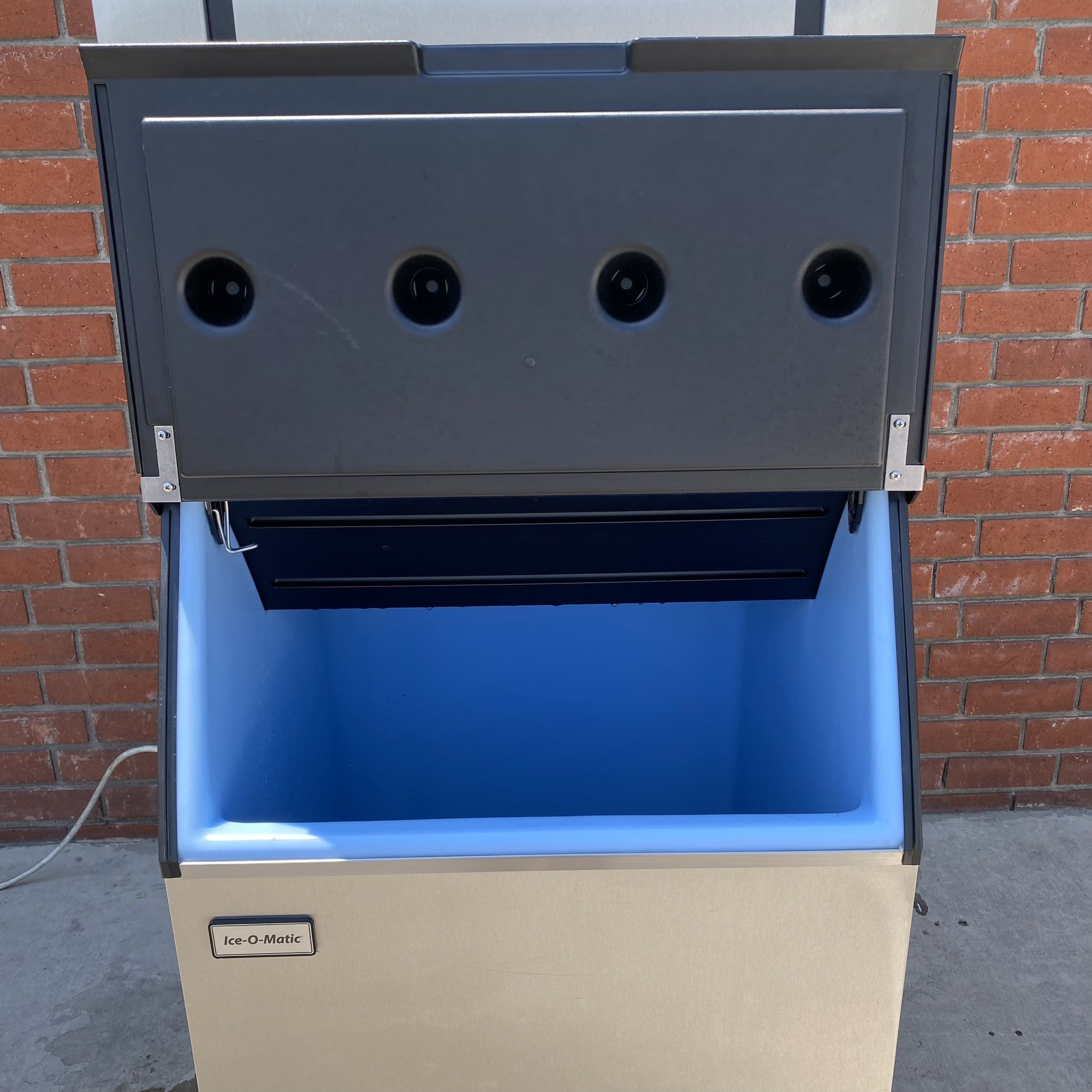 IceOMatic CIM1136HA Elevation Series 30" Air Cooled Half Dice Cube