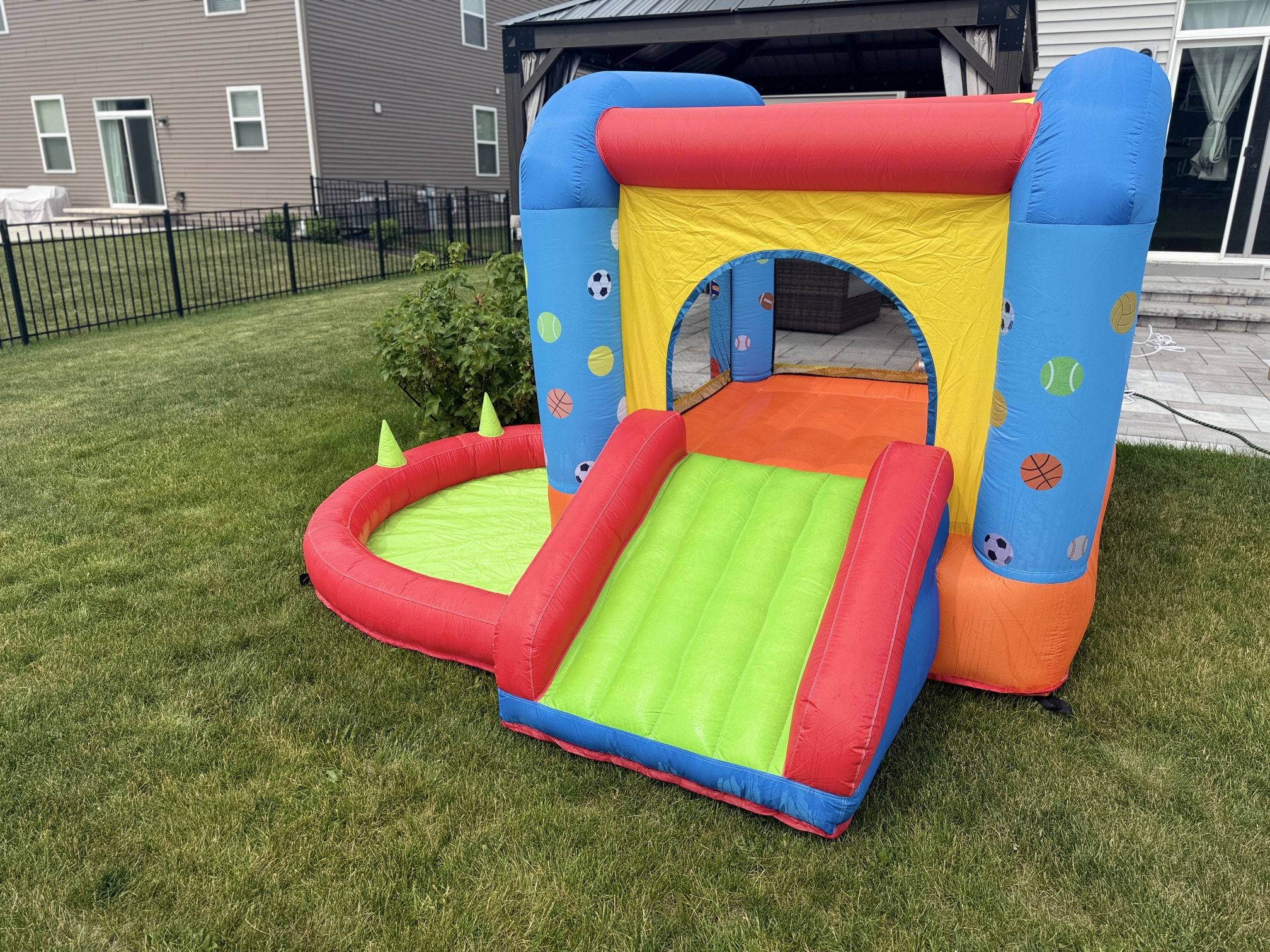 Inflatable Bounce House, Kids Castle Slide Bouncer for Children Jumping Outdoor and Indoor Party