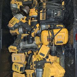 BIG DEWALT BUNDLE ALL ITEAMS LISTED 