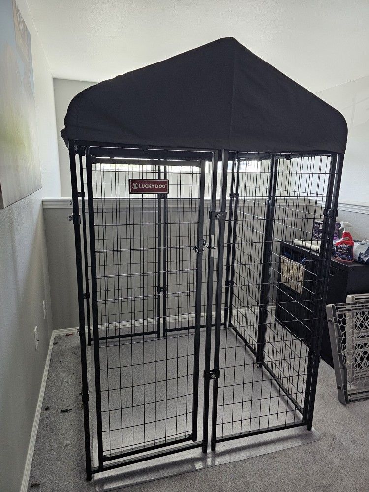 Like New Indoor/outdoor Dog Kennel