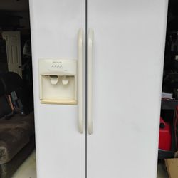 Frigidaire Refrigerator 